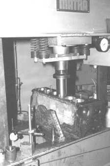 Ausb�chsen Laufbuchsen DB 220 Baujahr 1951